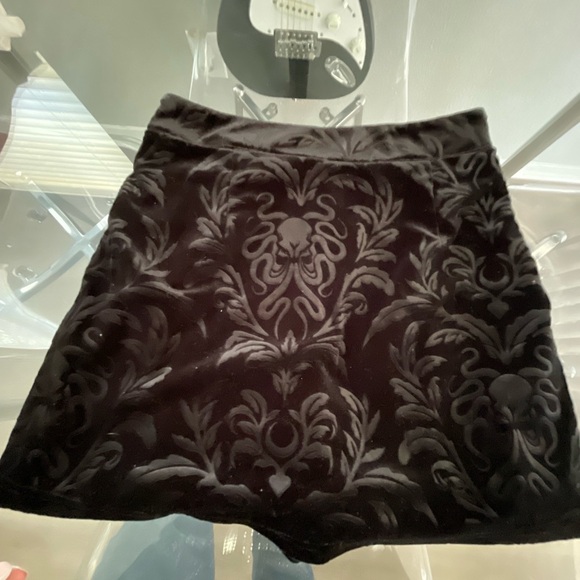 SHEIN Black Mini Skirt with Gold Buttons - Picture 3 of 3